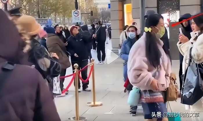 女子骚扰挑衅站岗哨兵后续：央视军事发声，上海警方评论区沦陷